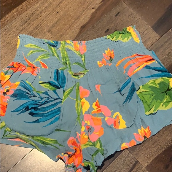 Billabong shorts - Picture 2 of 2
